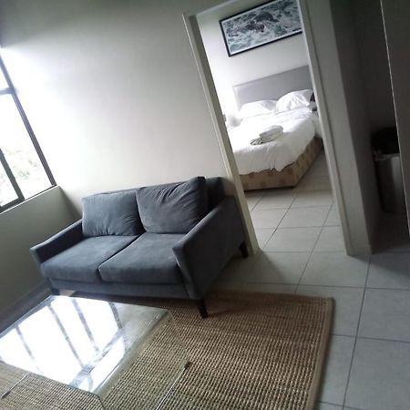 Rosebank Accommodation Joanesburgo Exterior foto